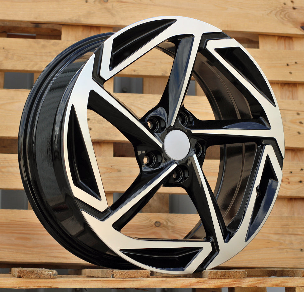 HYUNDAI 7,5x18 5x114,3 ET51 67,1 A5898 Noir poli