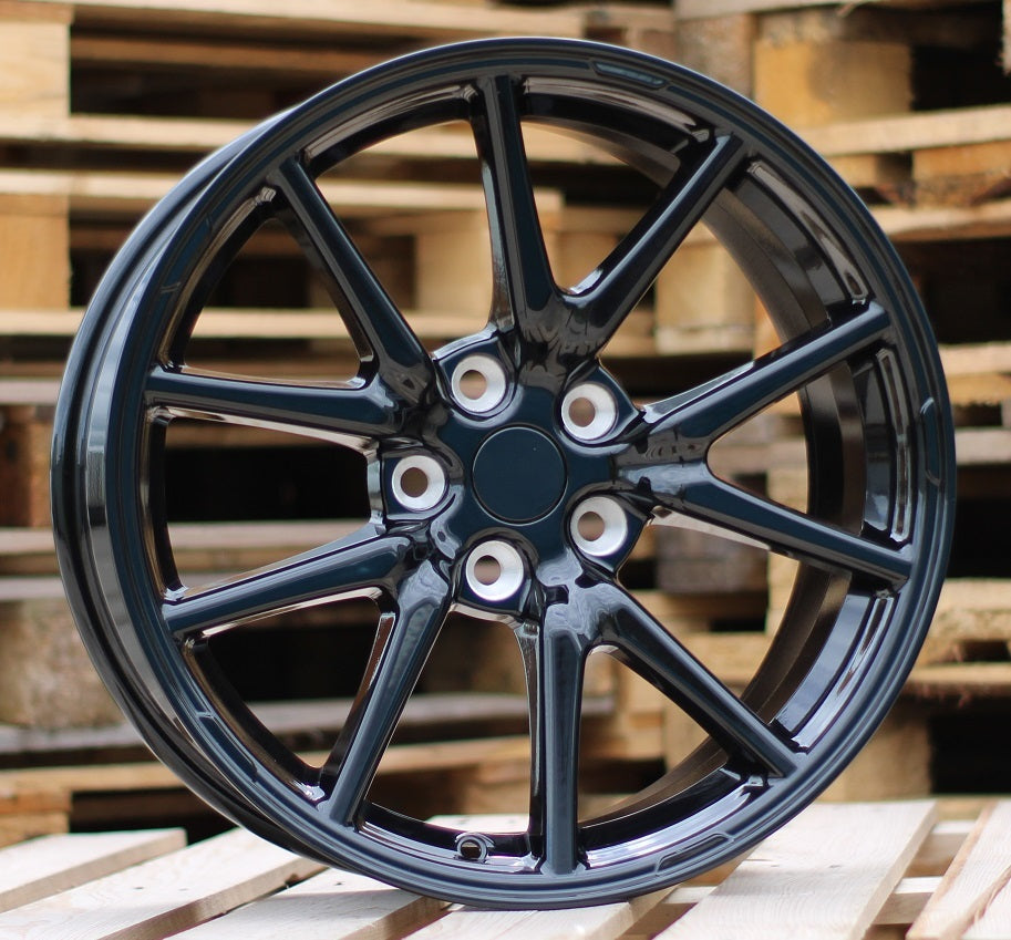 TESLA 8,5x18 5x114,3 ET40 64,1 B1503 Noir semi-mat