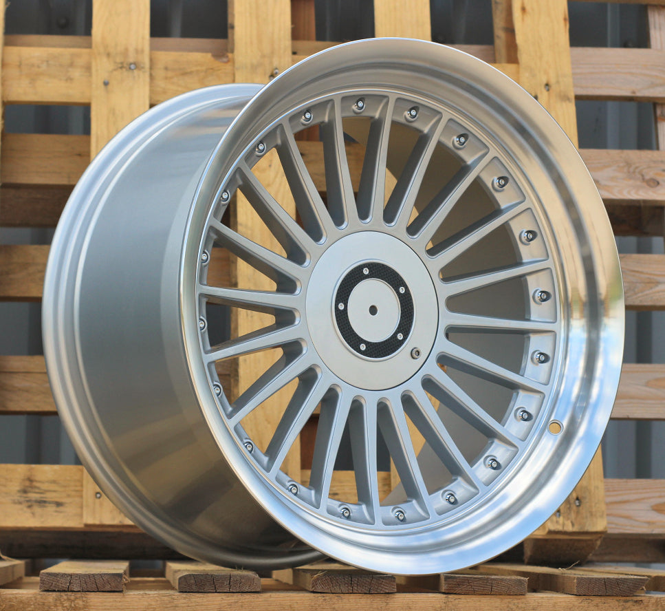 BMW 10x19 5x120 ET40 72,6 B1803 Argent bord poli