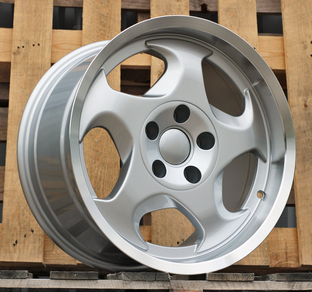 BMW 9x17 5x120 ET17 74,1 B2417 Argent bord poli