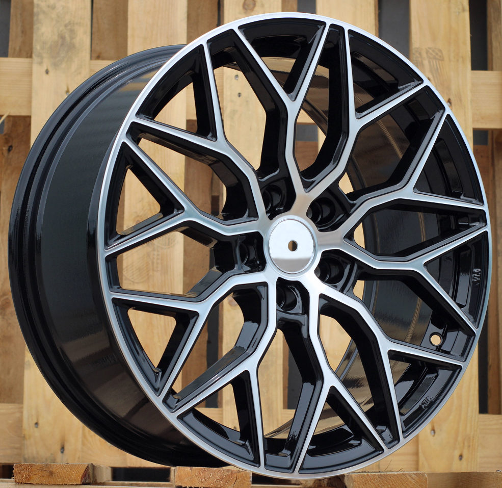 8x18 5x120 ET40 72,6 B5812 Noir poli