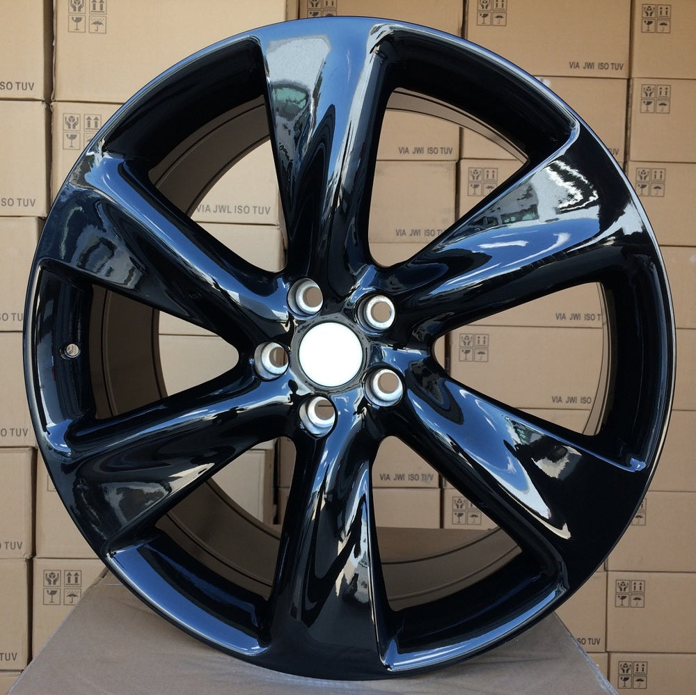 INFINITI 9,5x21 5x114,3 ET50 66,1 BY258 Noir