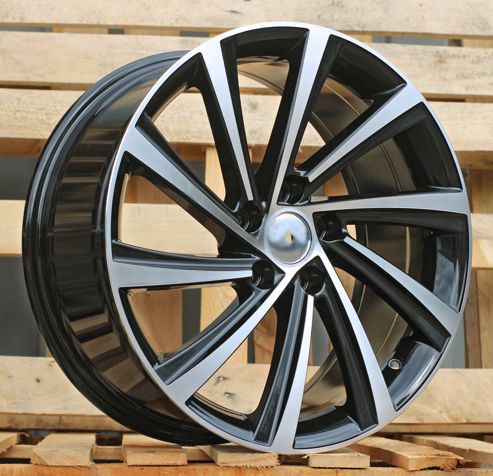 SKODA 8x18 5x112 ET45 57,1 D2403 Noir poli