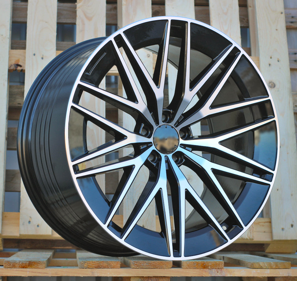 MERCEDES 10x22 5x112 ET56 66,6 FBX387 Noir poli
