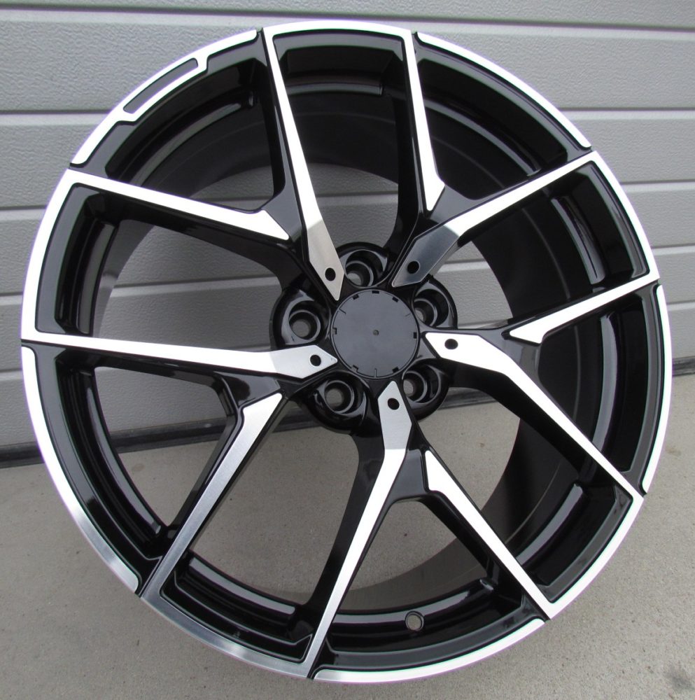 MERCEDES 8x17 5x112 ET40 66,6 XE137 Noir poli