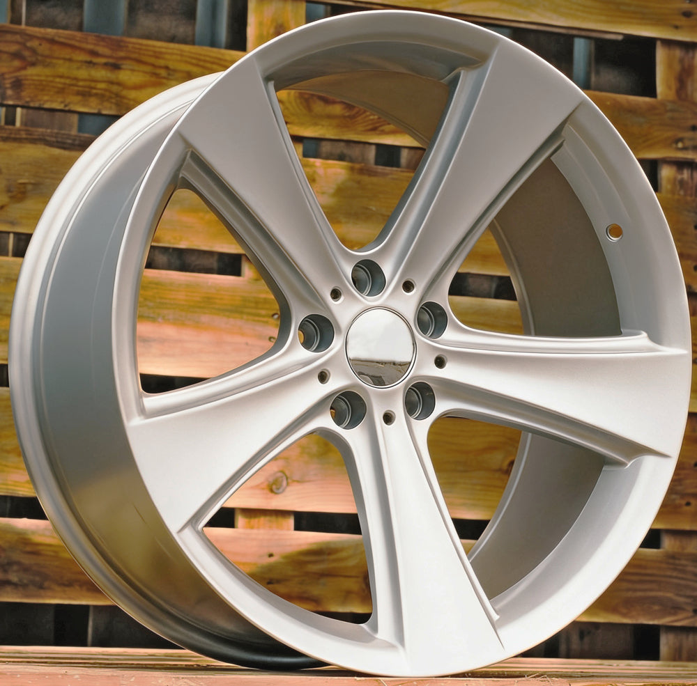 Jante BMW 8x18 5x120 ET30 72,6 BK086 Argent